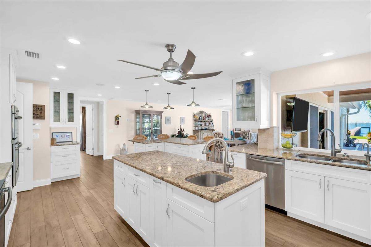 Entertainers Dream Kitchen
