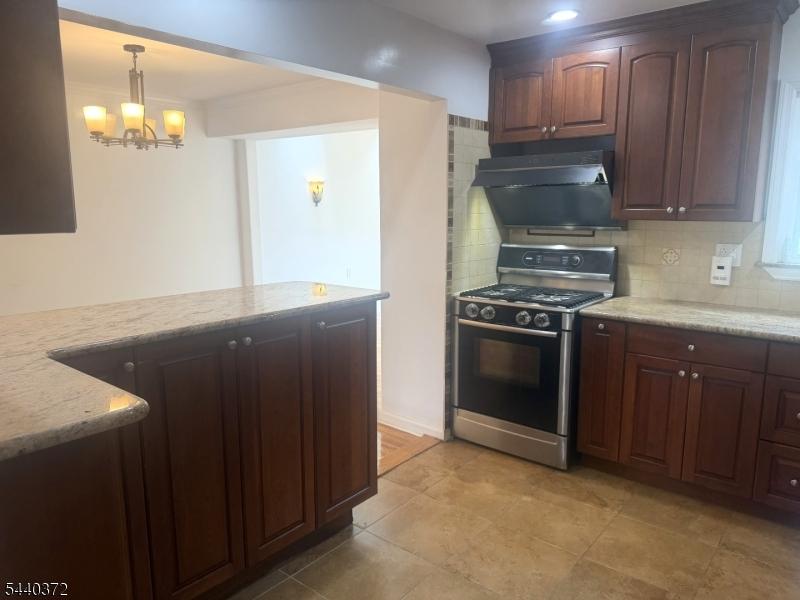 Kitchen w/SS appliances