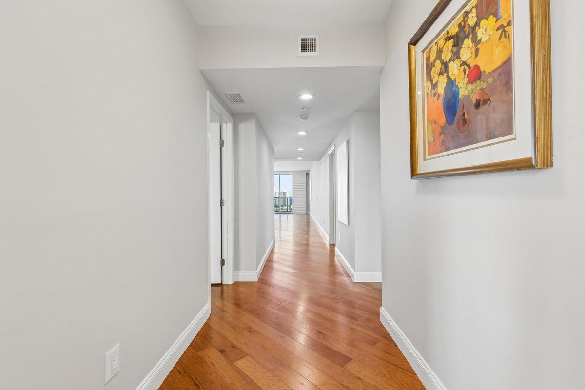 4-web-or-mls-Lake Shore Dr 2508-S2105-00