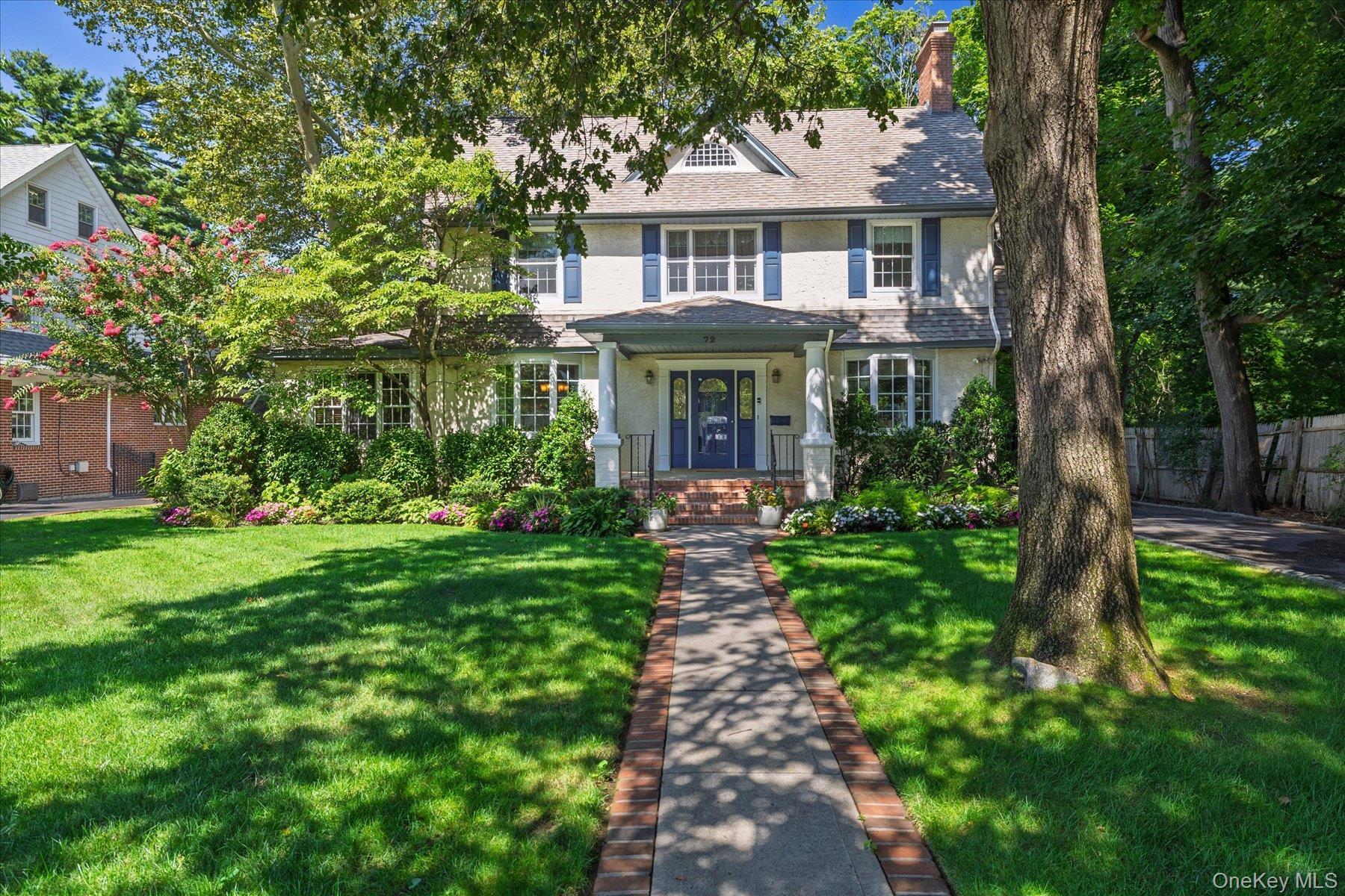 Welcome to 72 Broadway Rockville Centre