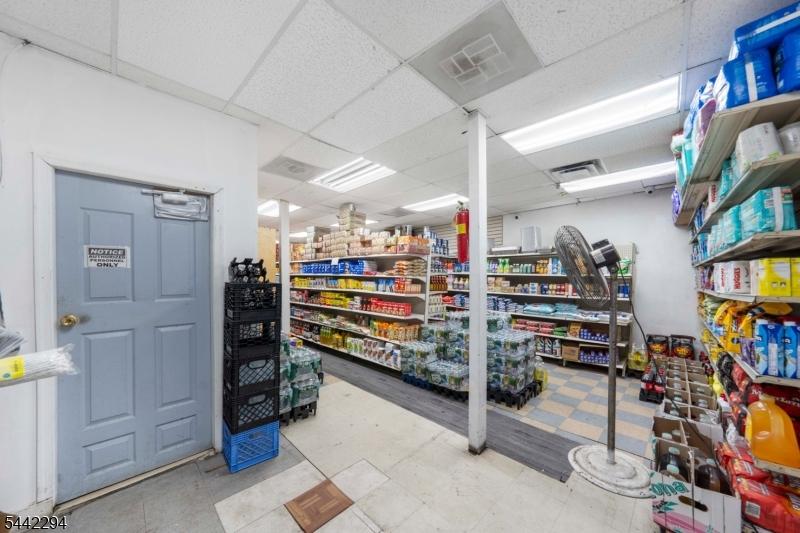 Store2