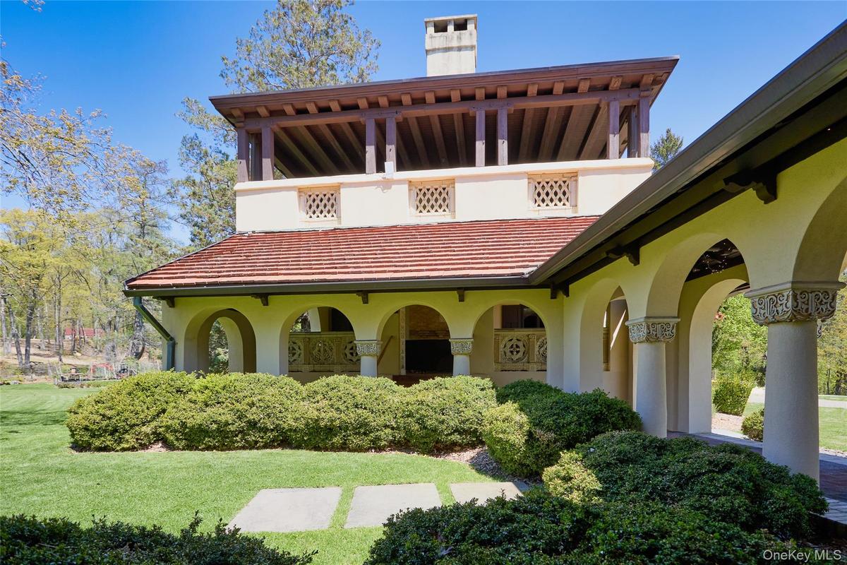 Breezeway to main house from ballroom