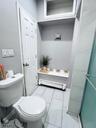 2Fl-bathroom