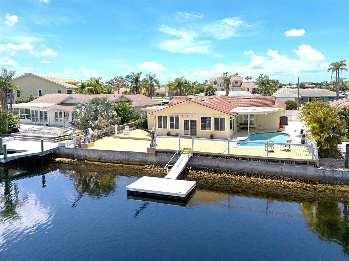 Floating Dock - 77' of Seawall. Bring your Sailboat