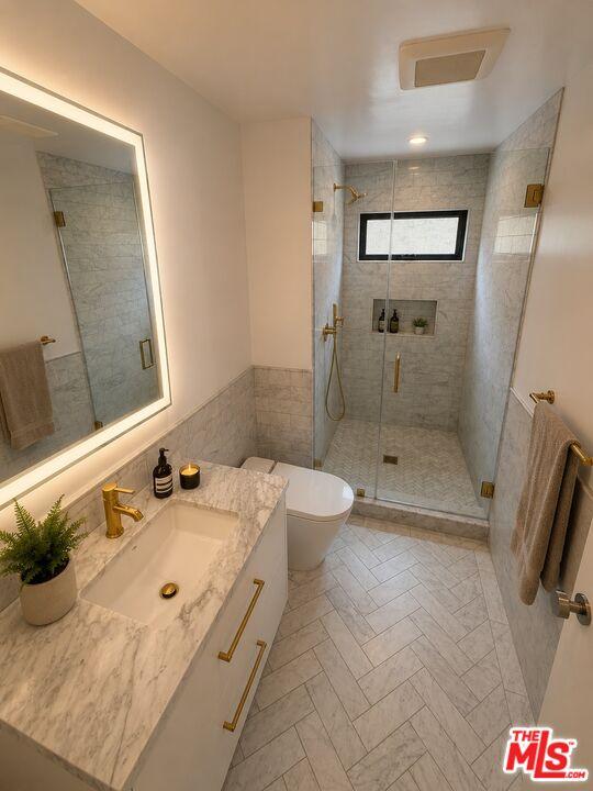 2nd Bathroom