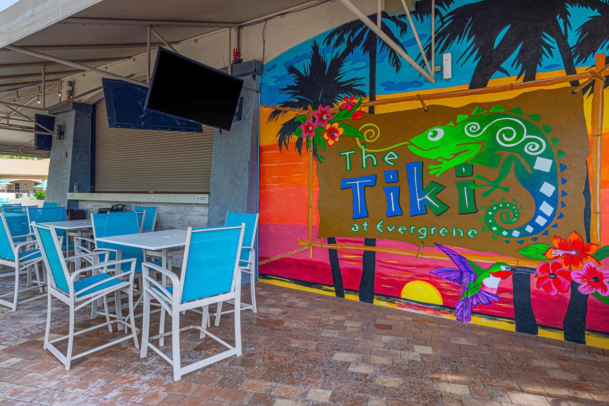 Pool Cafe & Tiki Bar