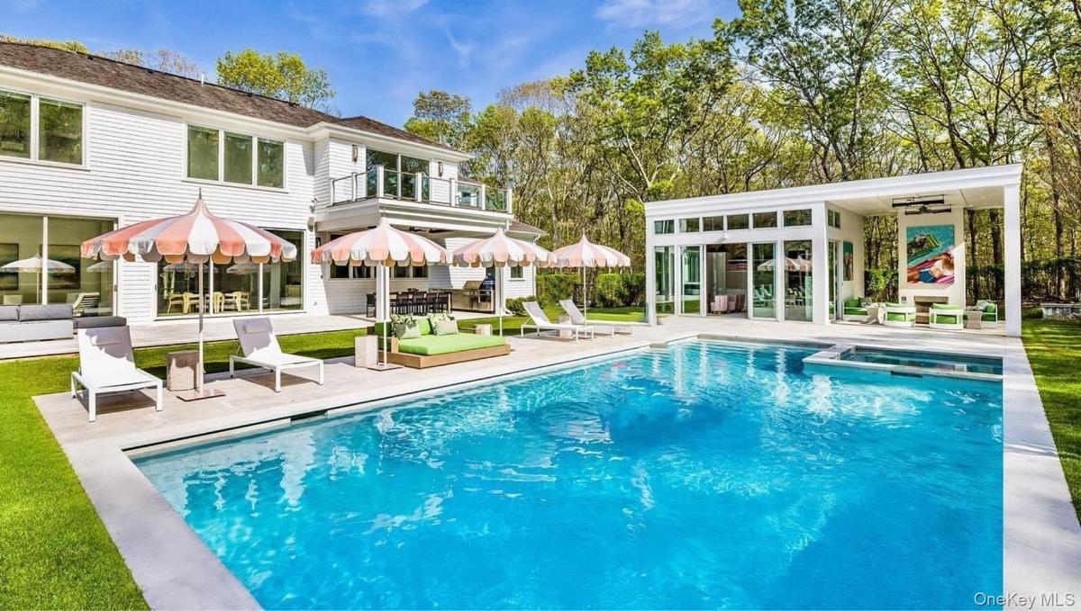 Palm Beach/Miami Chic Backyard Pool House
