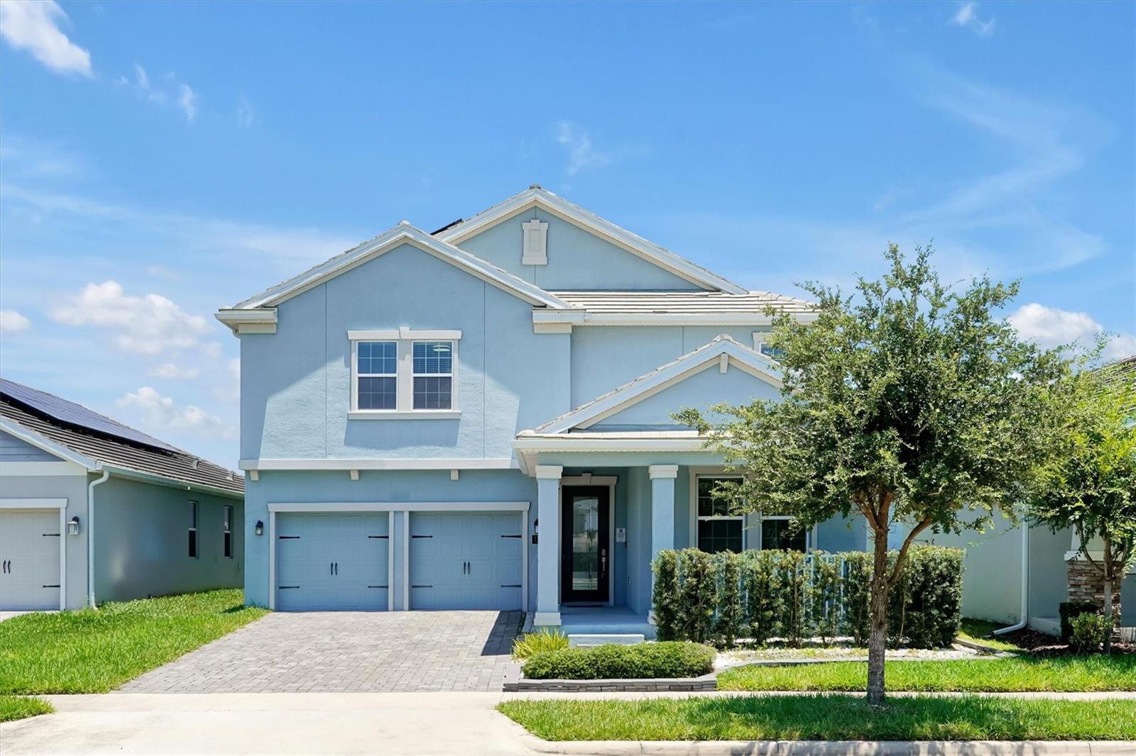 Beautiful 3,359 square feet Property Front view