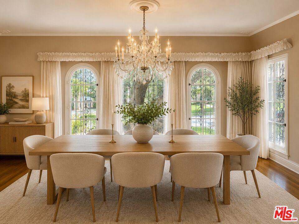 virtually staged dining room 2