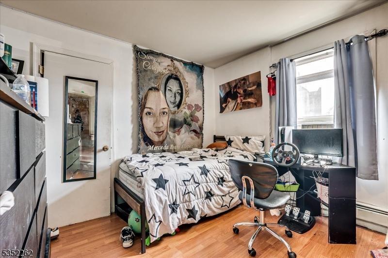 bedroom 1 - 1st floor