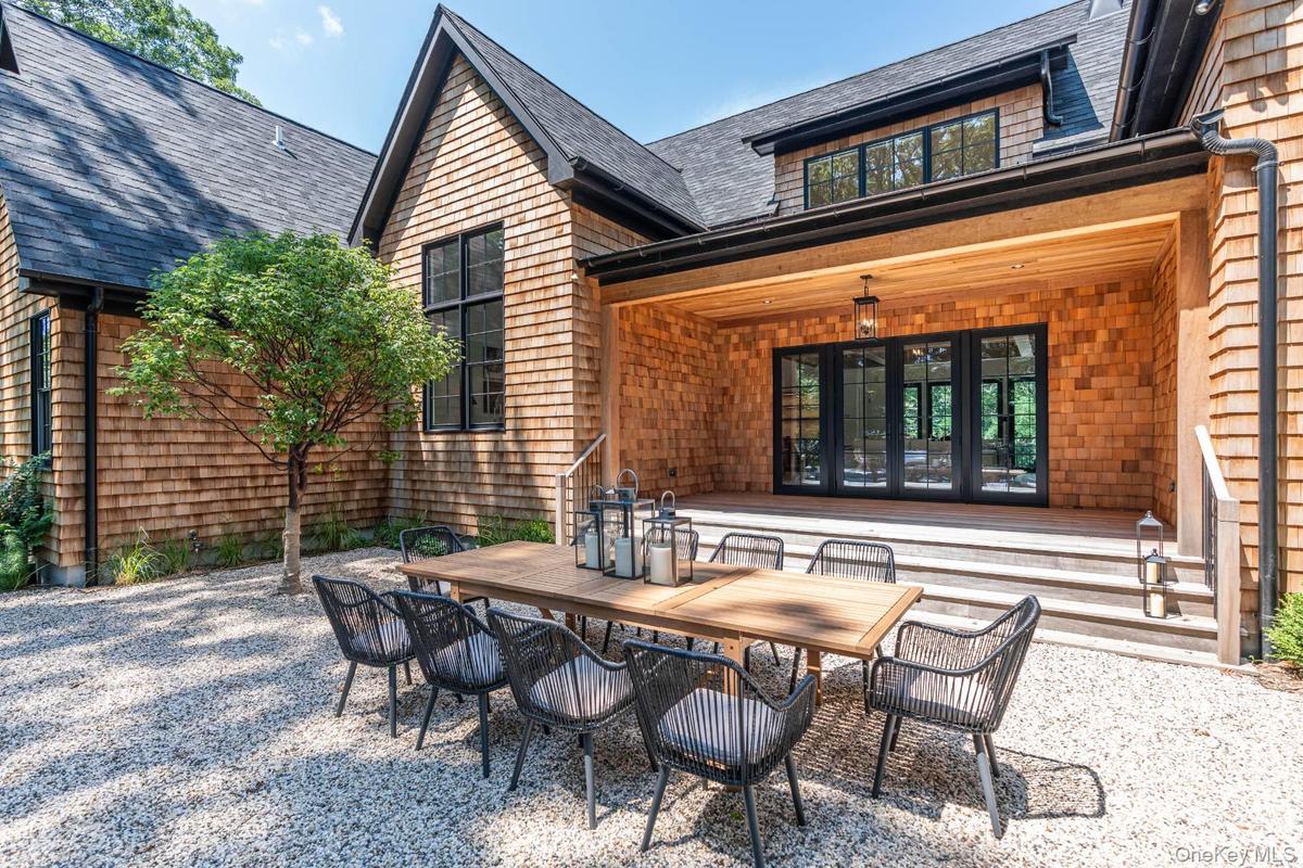 169 N Ferry Road, Shelter Island