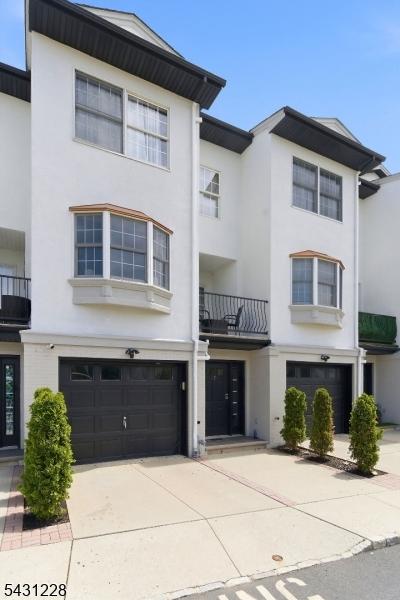 1 car built-in garage
