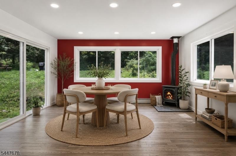Kitchen Dining Area