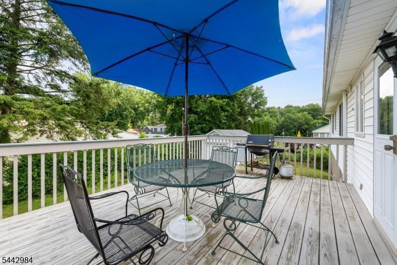 Quiet Deck