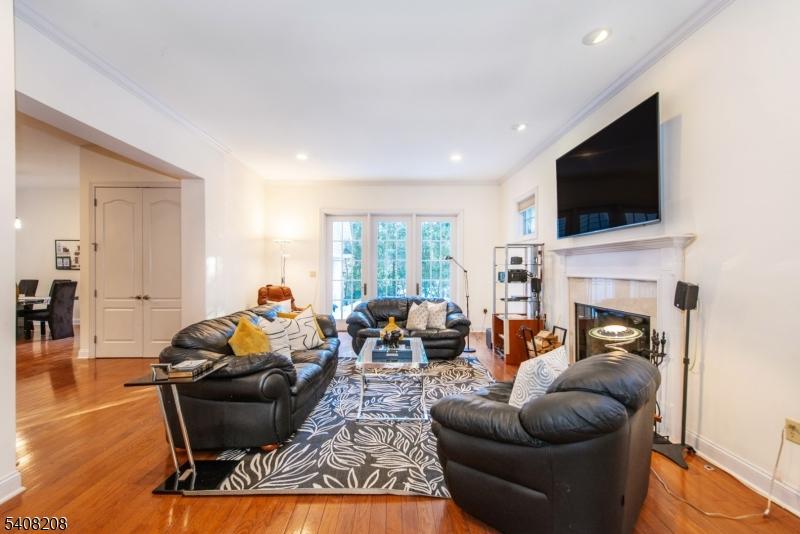 Family room w sliding doors