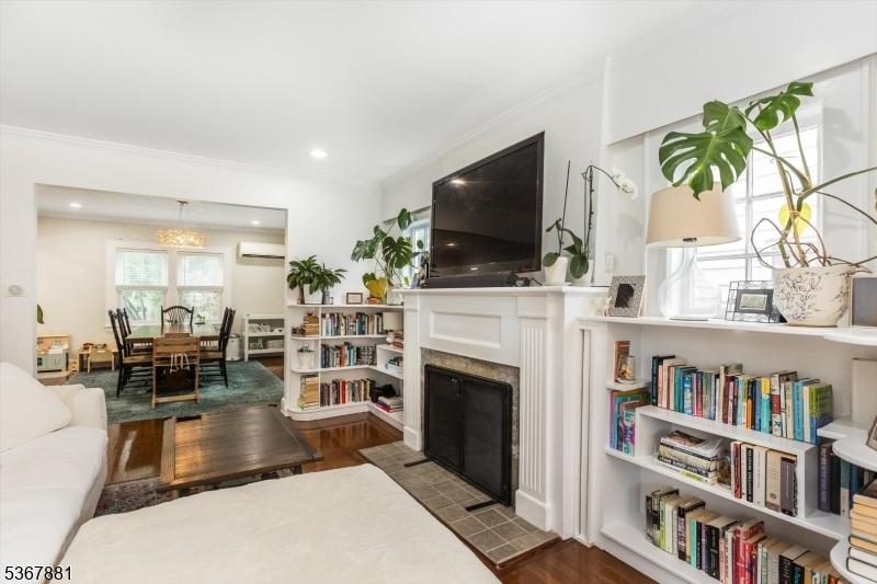 Living Room / Dining Room