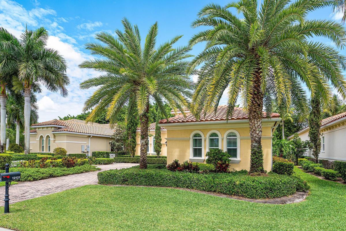 002-12121SunnydaleDrive-Wellington-FL-33