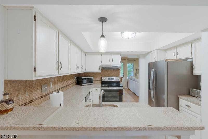 Long Shot Kitchen
