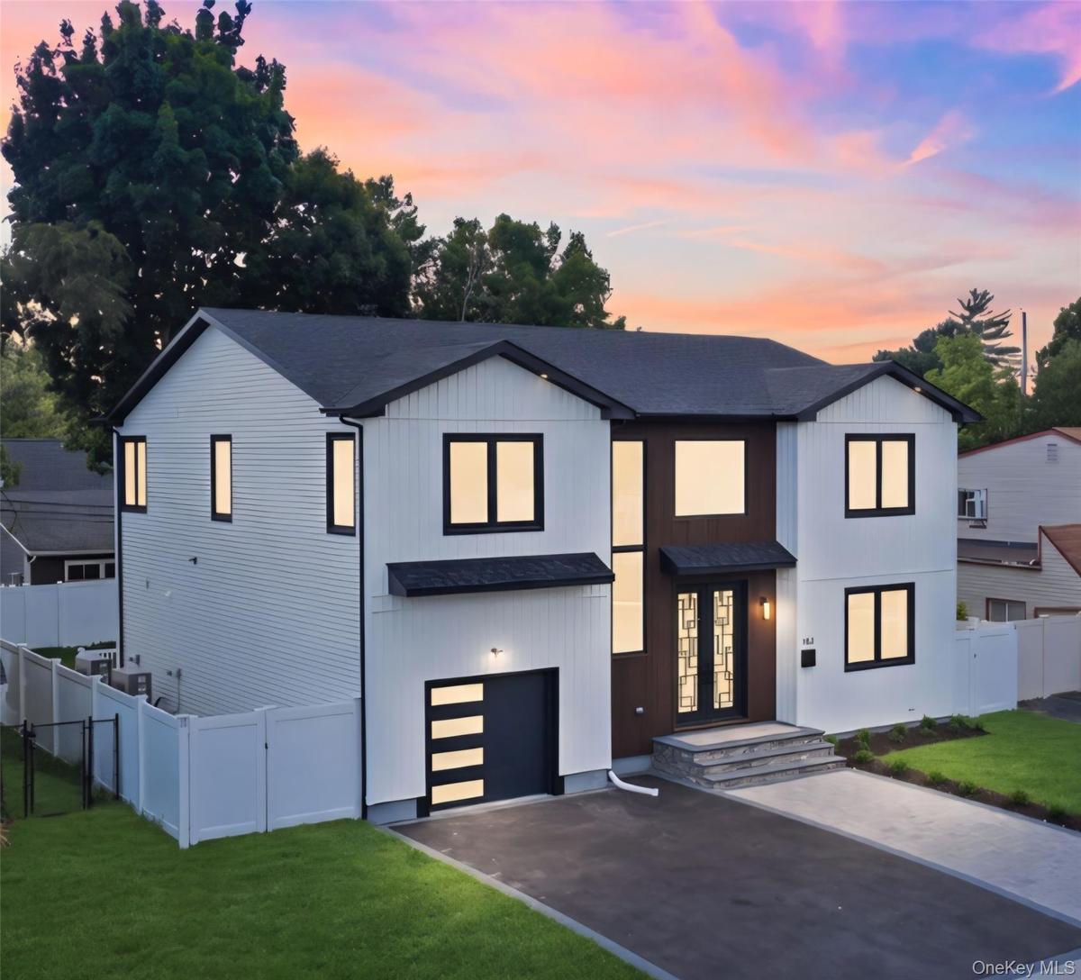 SALISBURY DREAM HOME! PRICED TO SELL!