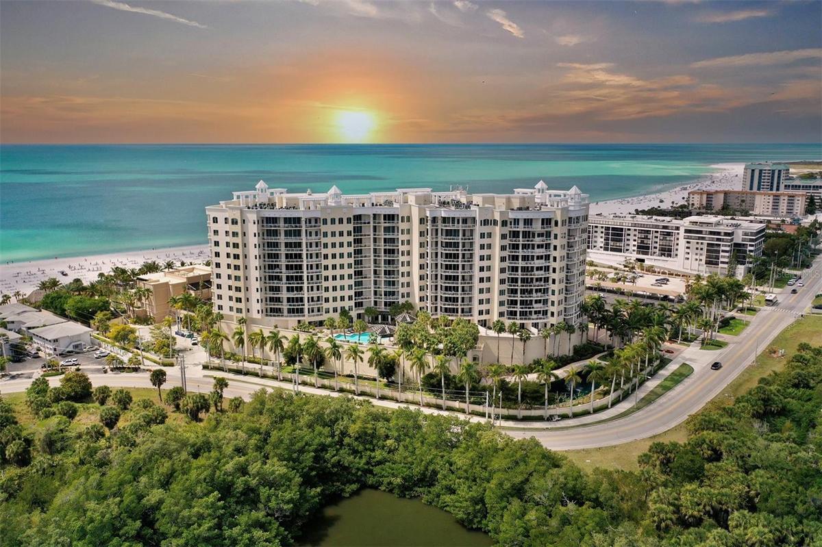 BEACH RESIDENCES