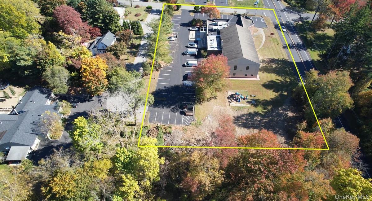 Aerial view of property's location with property boundaries highlighted