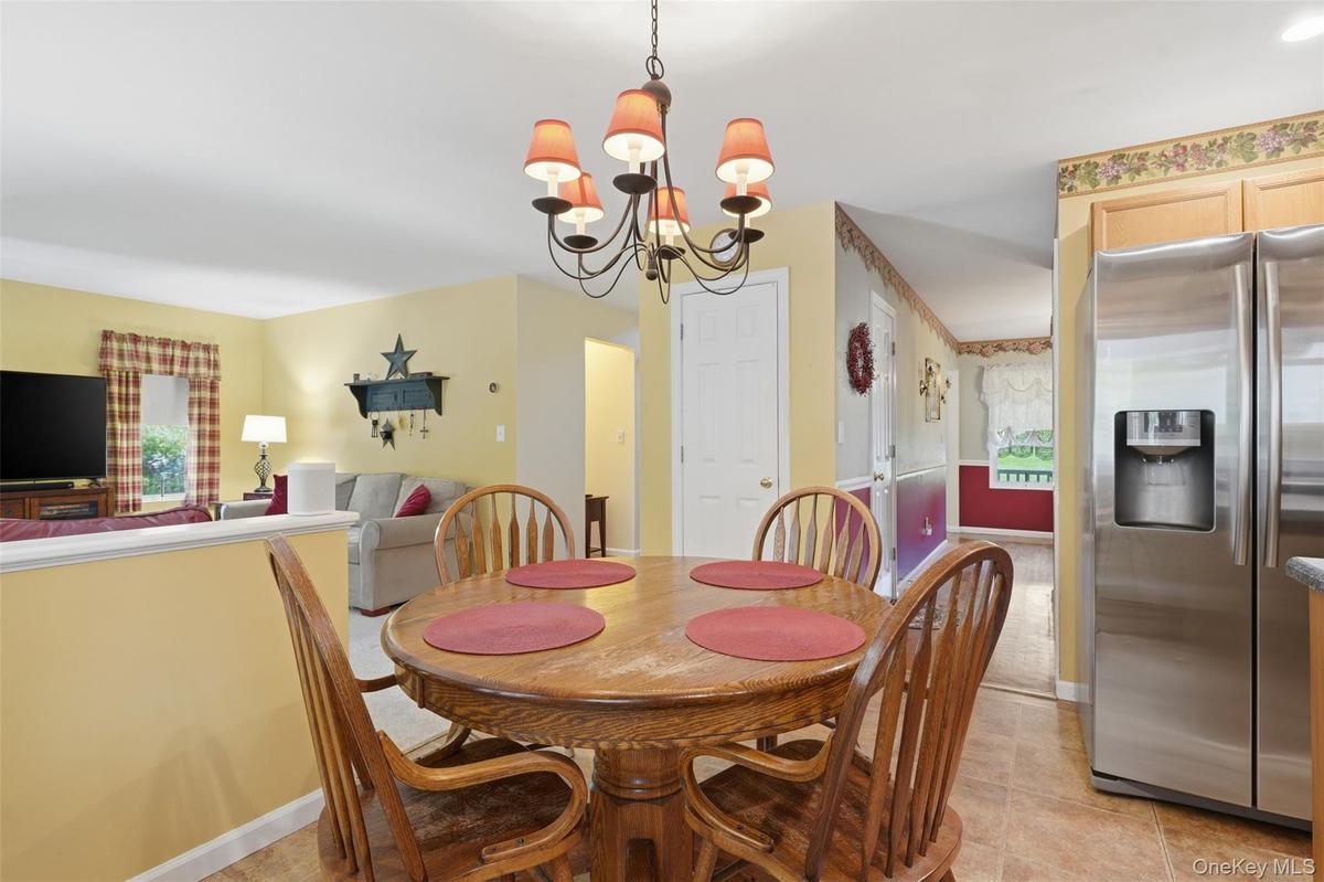 Kitchen w/stainless steel appliances