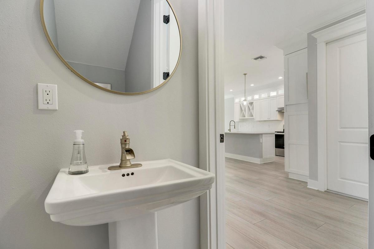 1/2 bath
