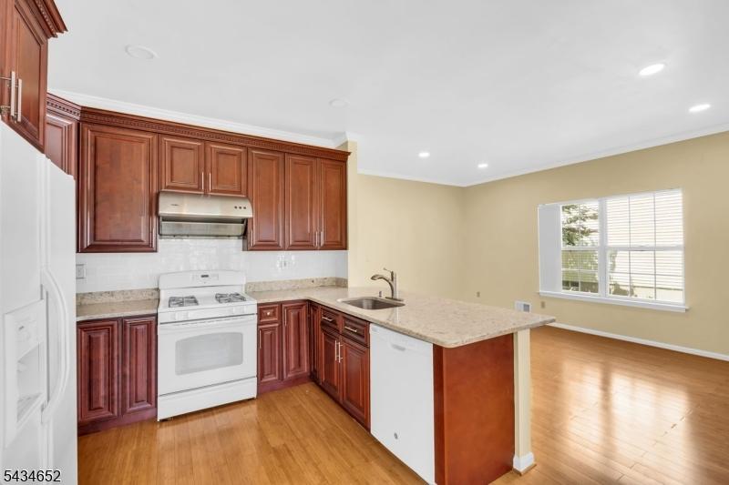 Kitchen -Premium 42'' Cabinets