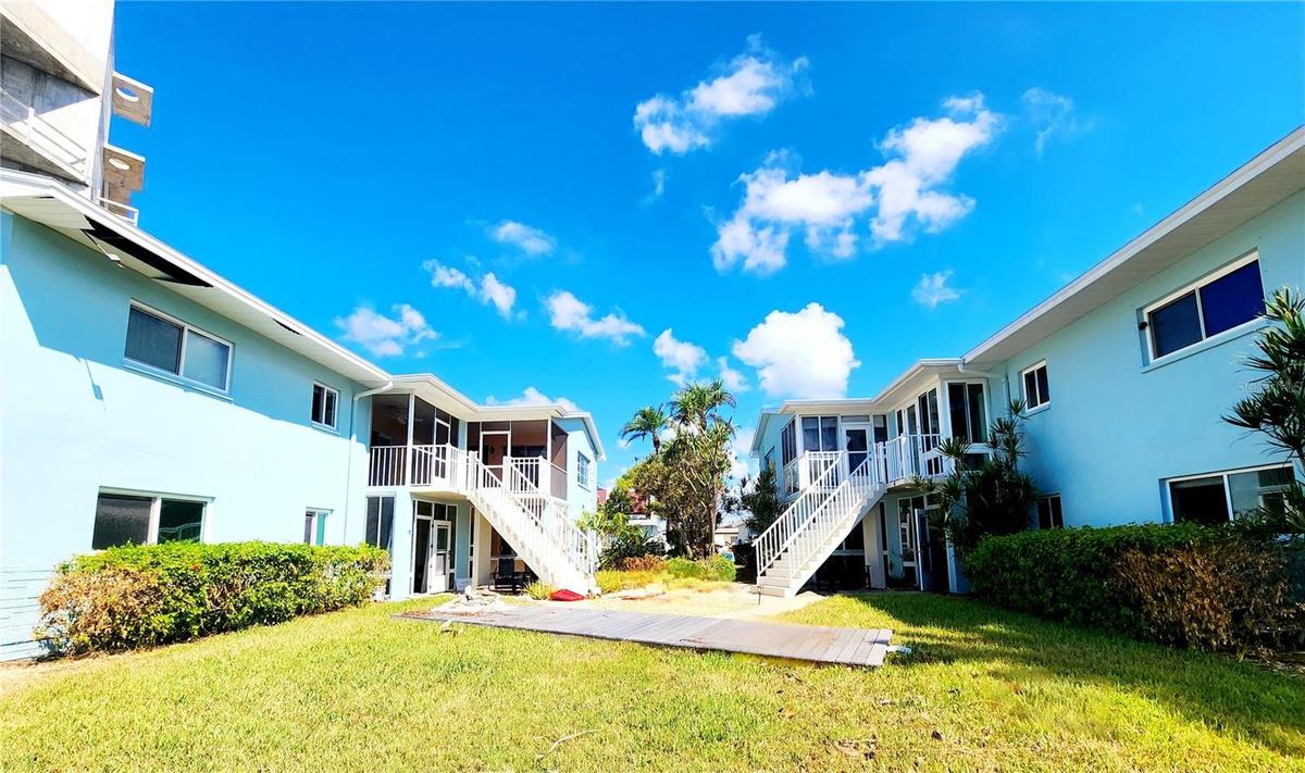 Fully furnished 2 bedroom / 2 bath condo