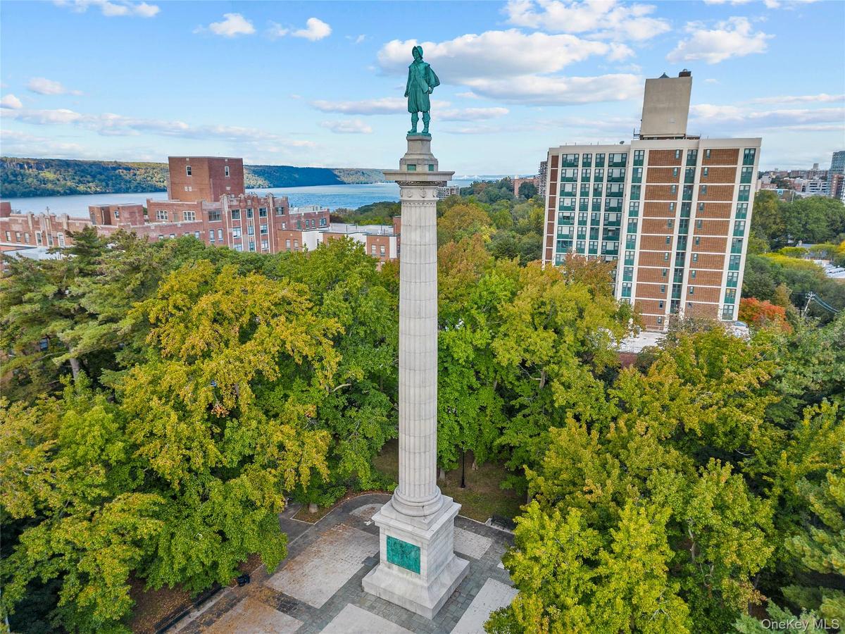 Henry Hudson Memorial park