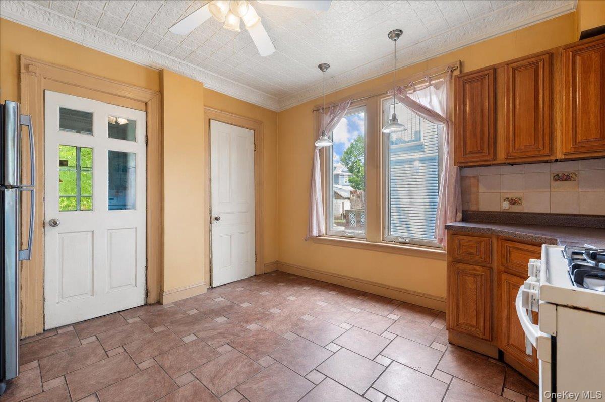 Kitchen- Door to backyard