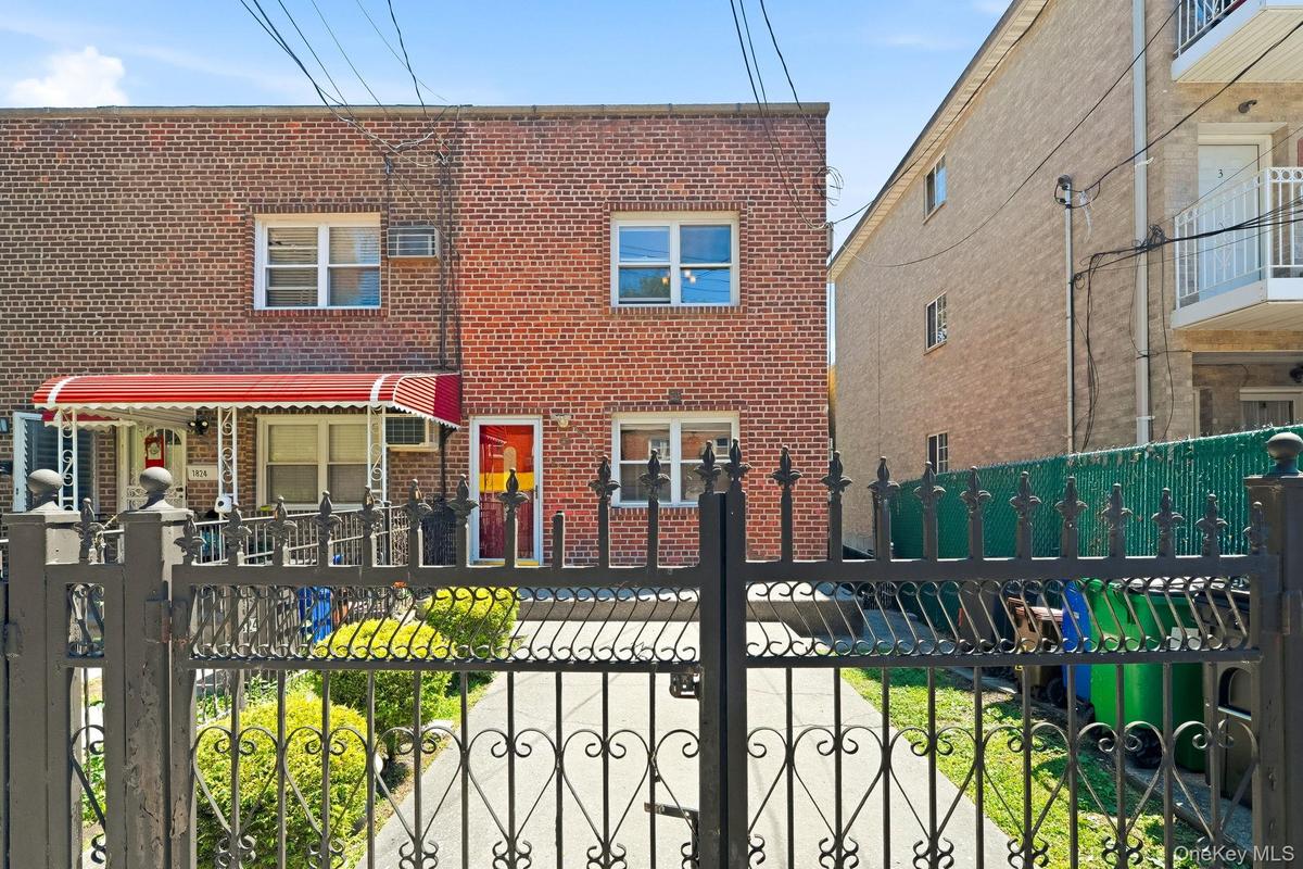 Classic Brick Charm with Timeless Appeal!