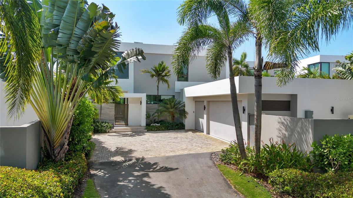 Welcome to The Enclave, an exclusive neighborhood within Dorado Beach Resort featuring just 28 residences arranged in a private cul-de-sac setting wit