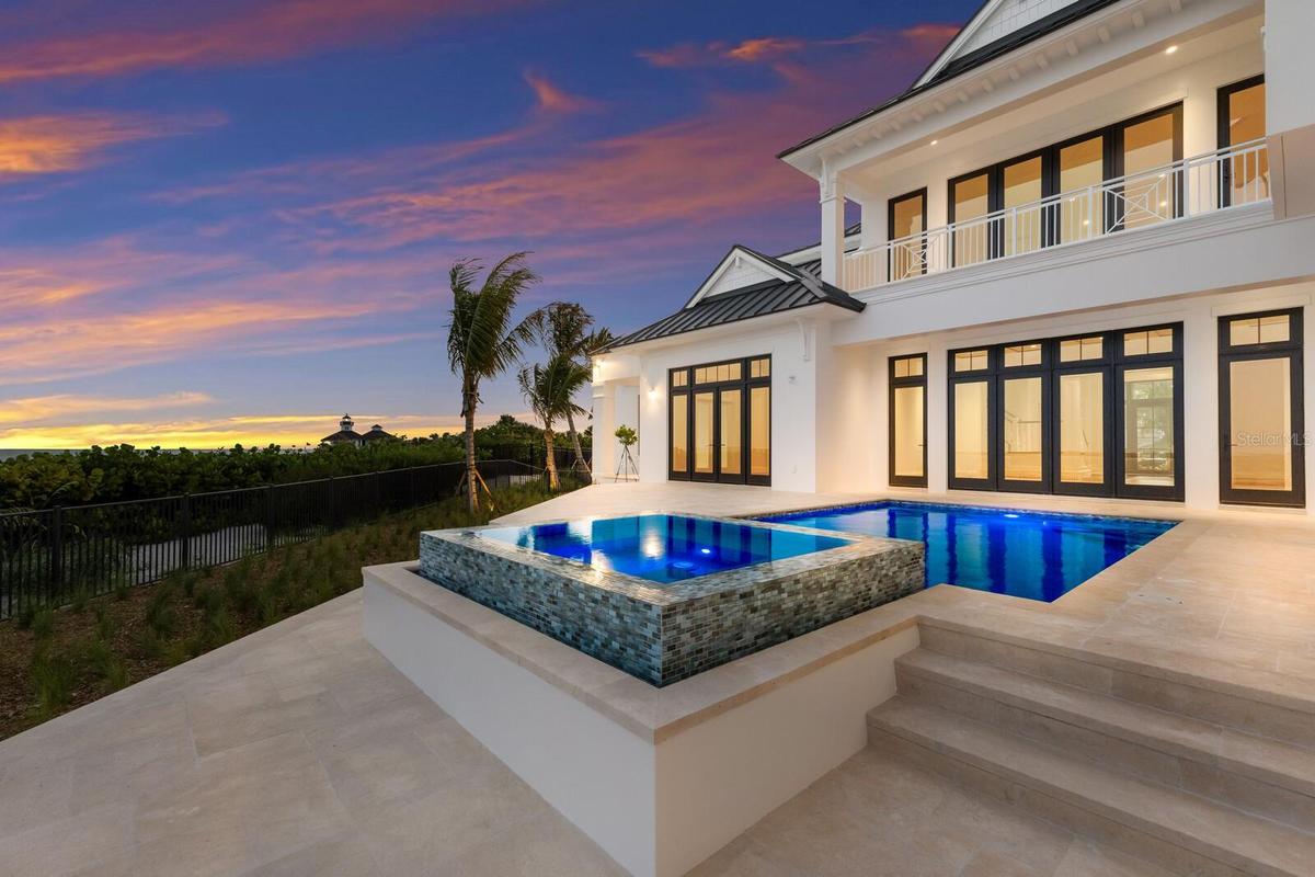 Exterior Pool & Spa