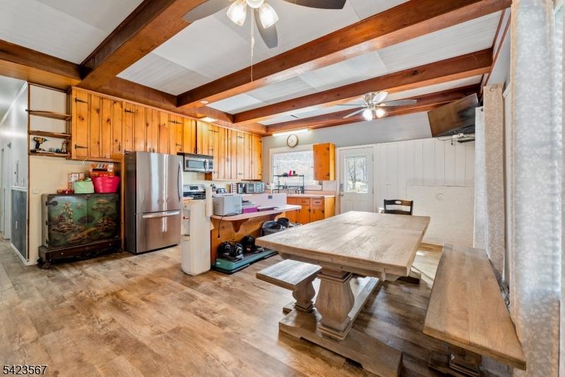 Large Eat in Kitchen