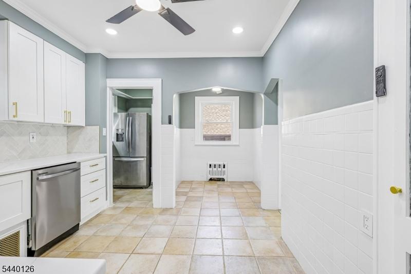 Kitchen with breakfast nook