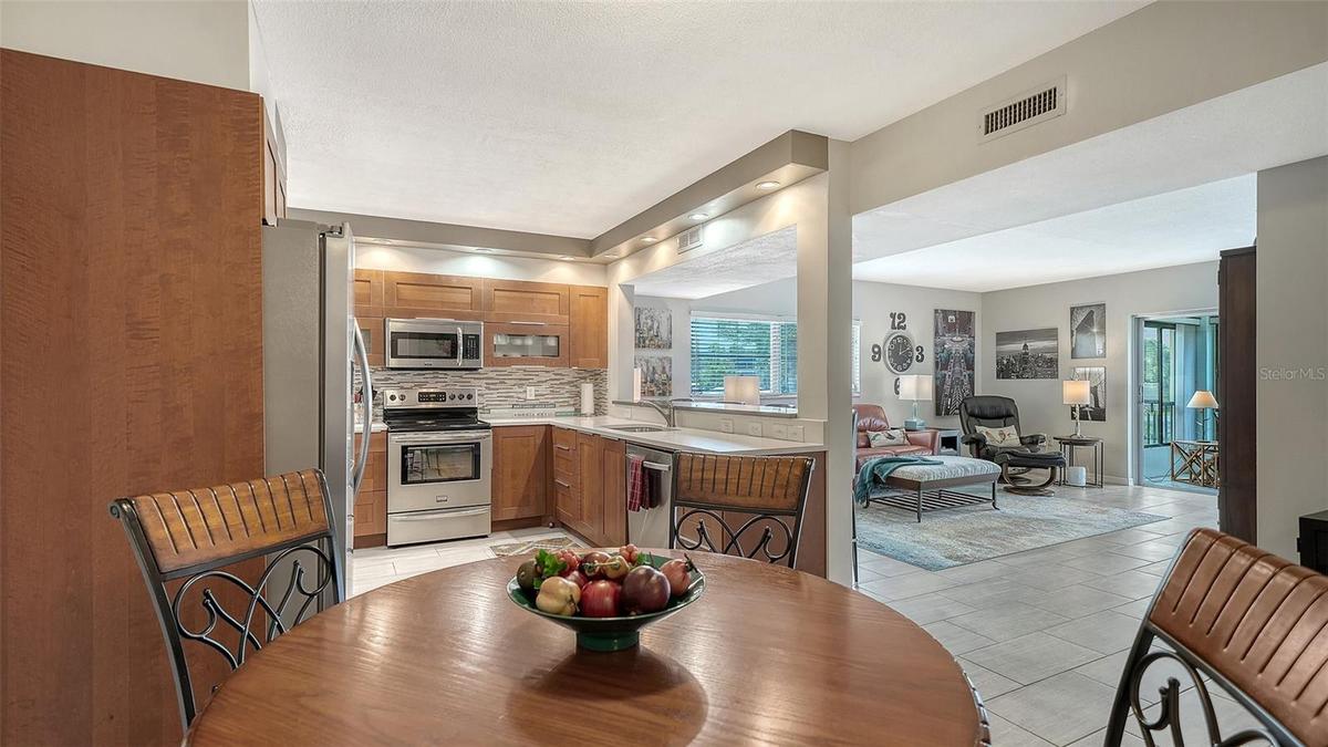 Welcome to your inviting coastal retreat.