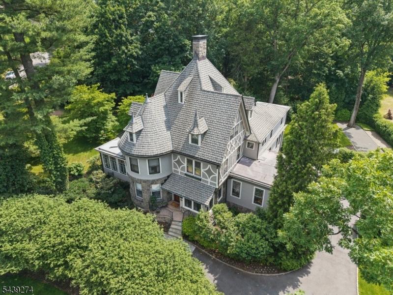 Majestic 7 Bedroom Home