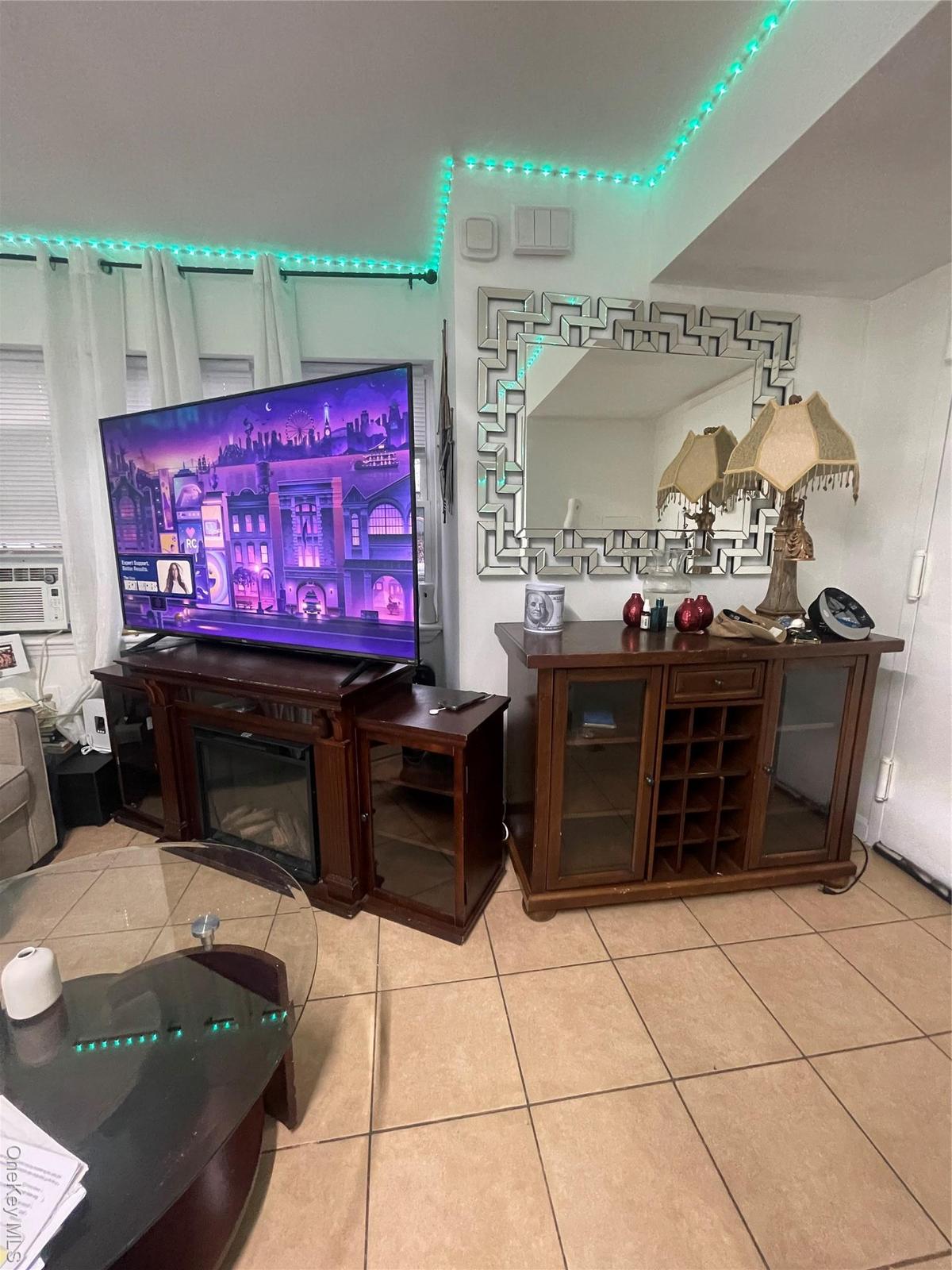 Ground floor studio -Living space 1