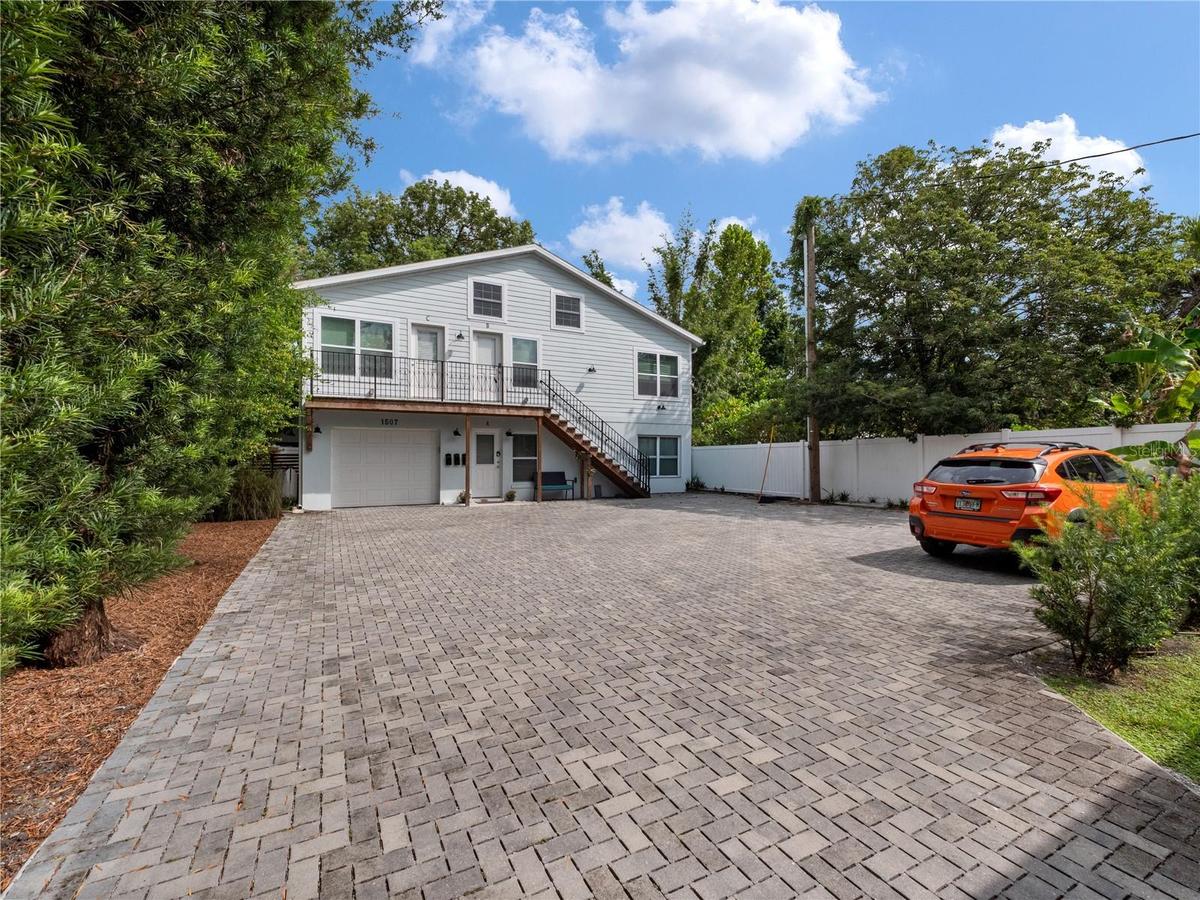 Four Parking Space, Plus 1 Car Garage