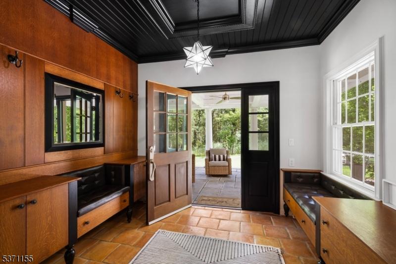 vestibule view-front door