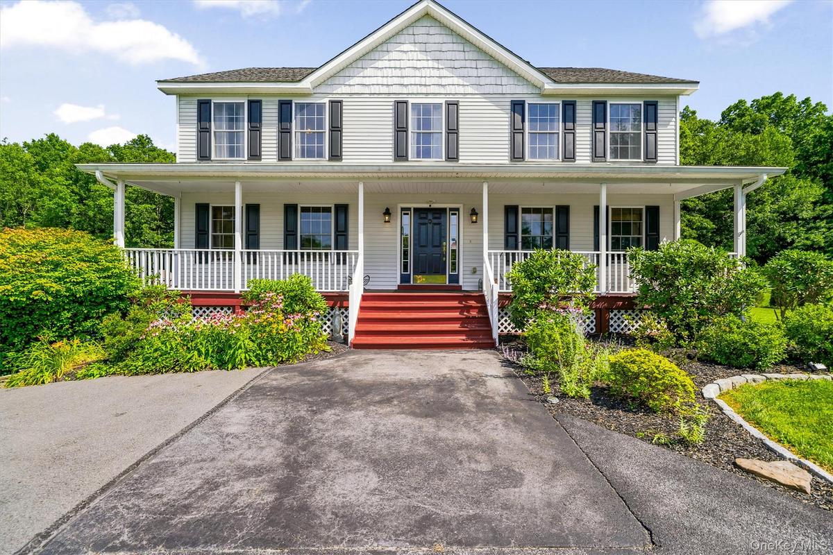 Front view of home.