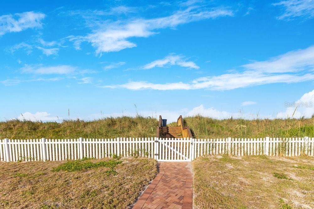 Walking distance to beach walkway