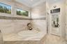 Soaking tub