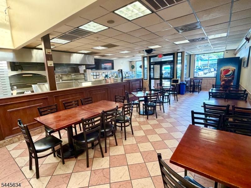 Pizzeria