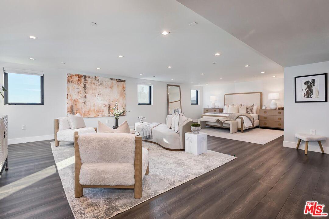 Generous primary (loft)