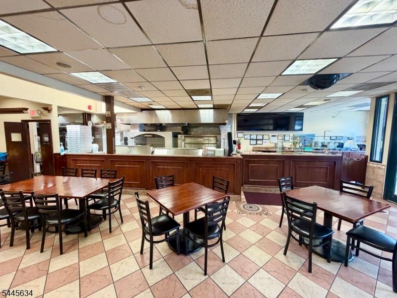 Pizzeria