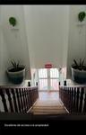 Interior con puertas dobles / Interior with double doors