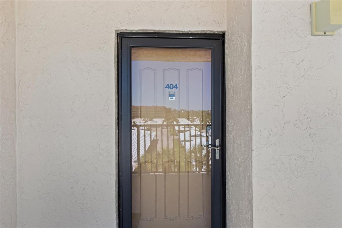 DOOR
