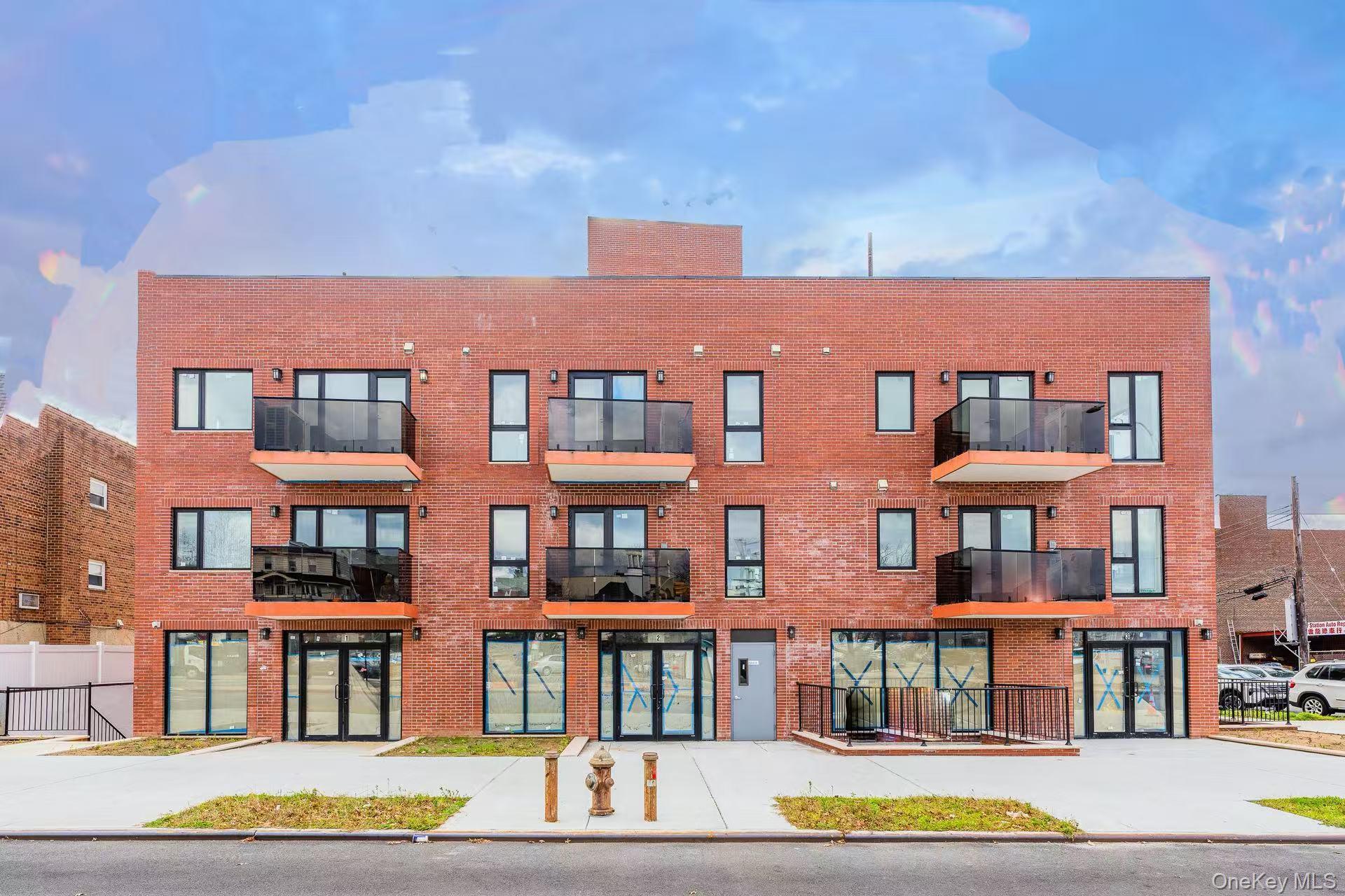 View of apartment building / complex